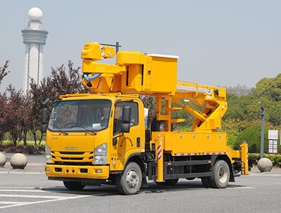 绝缘型伸缩臂式高空作业车